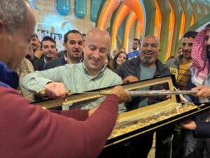 في أجواء رمضانية مميزة… موظفو الجمعية الملكية لحماية الطبيعة يكرّمون المدير العام فادي الناصر